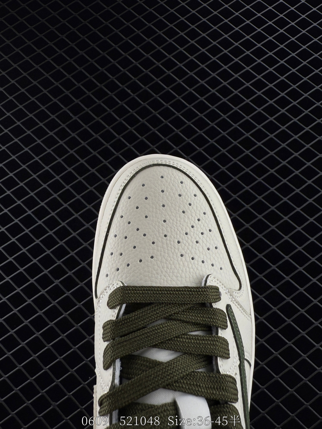 Travis Scott x Air Jordan 1 ” Reverse Mocha “